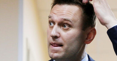 лечили Навального